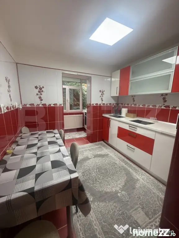 Apartament 3 camere, 70 mp, etaj 1- zona Micro 3