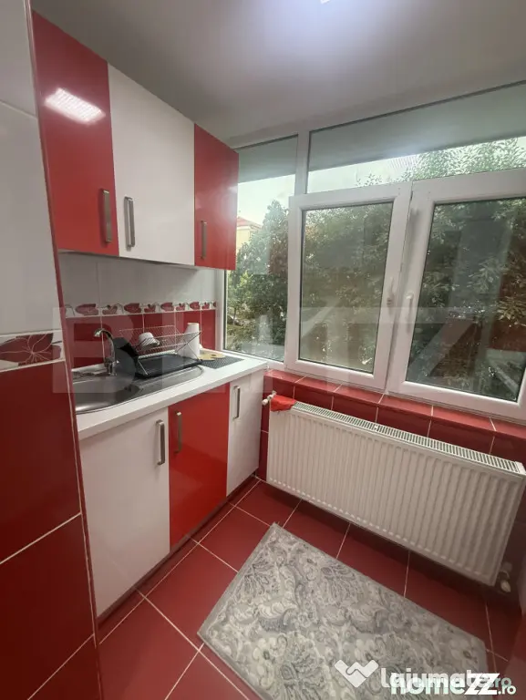 Apartament 3 camere, 70 mp, etaj 1- zona Micro 3