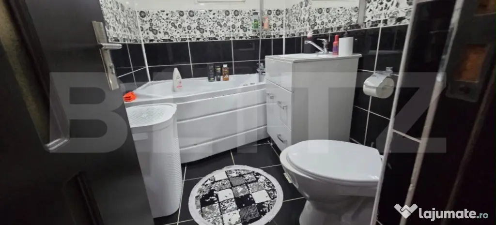 Apartament 3 camere, 70 mp, etaj 1- zona Micro 3