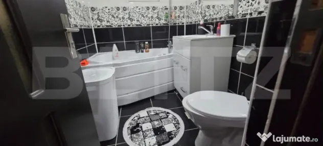 Apartament 3 camere, 70 mp, etaj 1- zona Micro 3