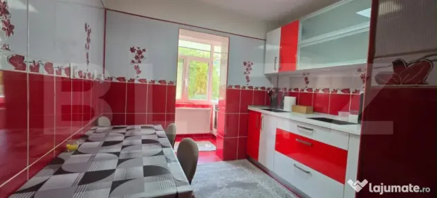 Apartament 3 camere, 70 mp, etaj 1- zona Micro 3