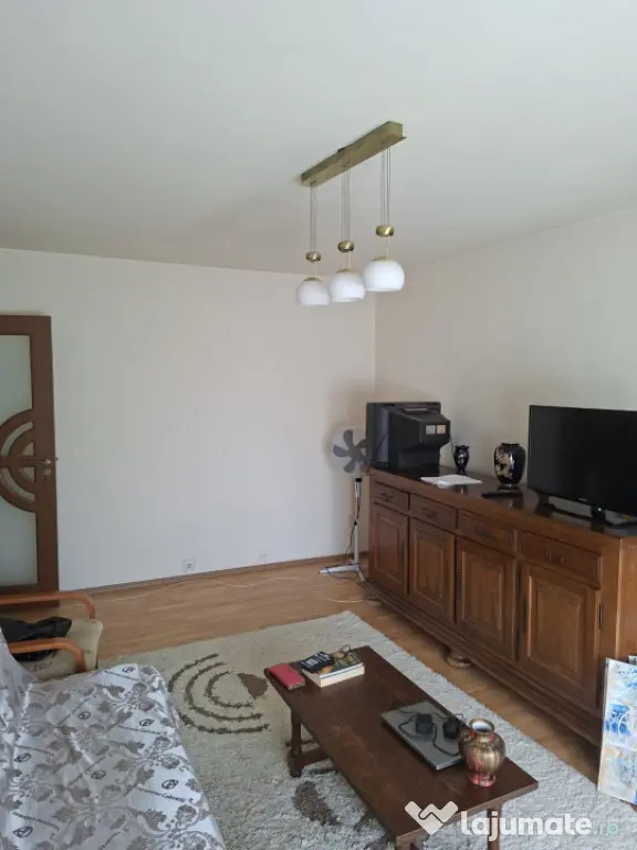 Apartament 2 camere, decomandat Craiovita Școala „Gheorgh