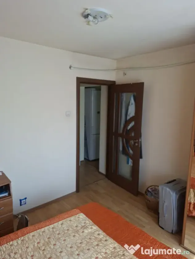 Apartament 2 camere, decomandat Craiovita Școala „Gheorgh