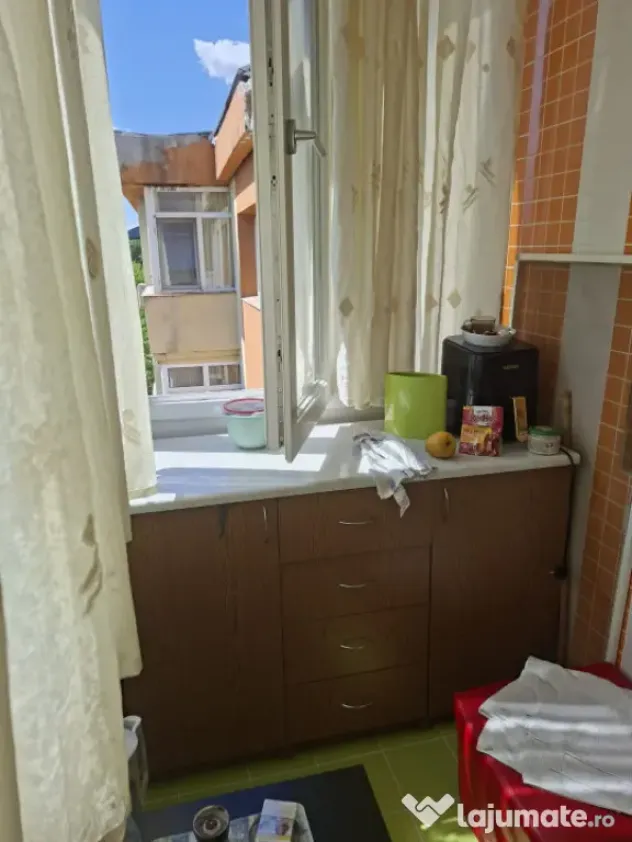 Apartament 2 camere, decomandat Craiovita Școala „Gheorgh