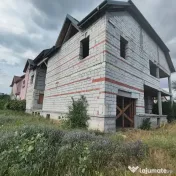VILA Duplex 1400 m.p. Construiti si 1500 m.p. teren Domnesti 