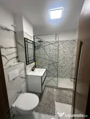 Apartament 3 camere, 70 mp + balcon, 2 băi, centrală nouă