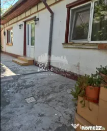 Casa batraneasca cu teren de 435mp cu utilitati si deschider