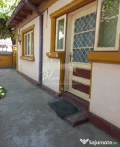 Casa batraneasca cu teren de 435mp cu utilitati si deschider