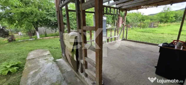 Casă cochetă cu teren de 1000 mp în Gura Ocniței – Oaz
