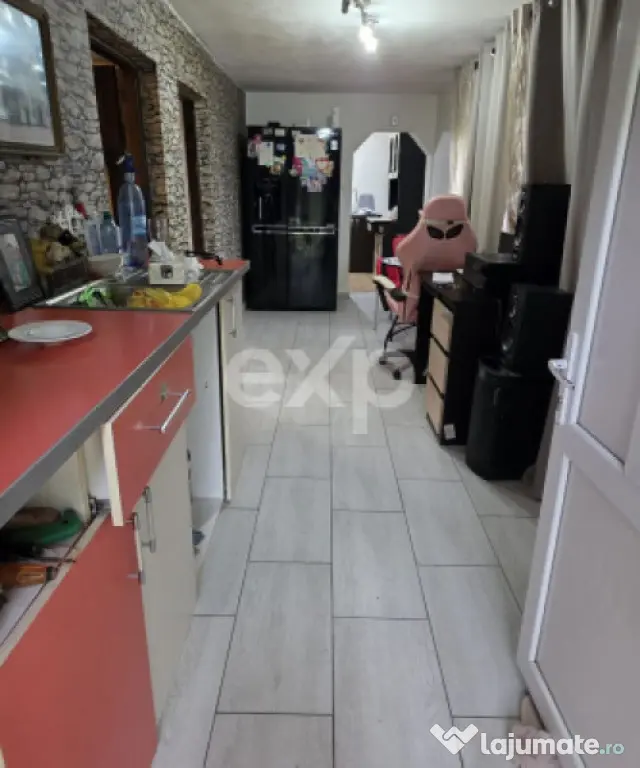 Casă cochetă cu teren de 1000 mp în Gura Ocniței – Oaz