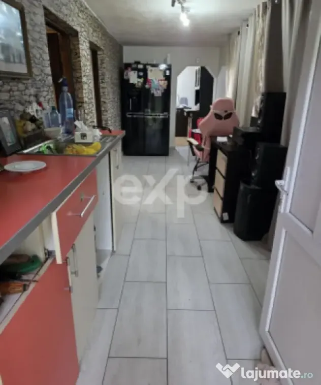 Casă cochetă cu teren de 1000 mp în Gura Ocniței – Oaz