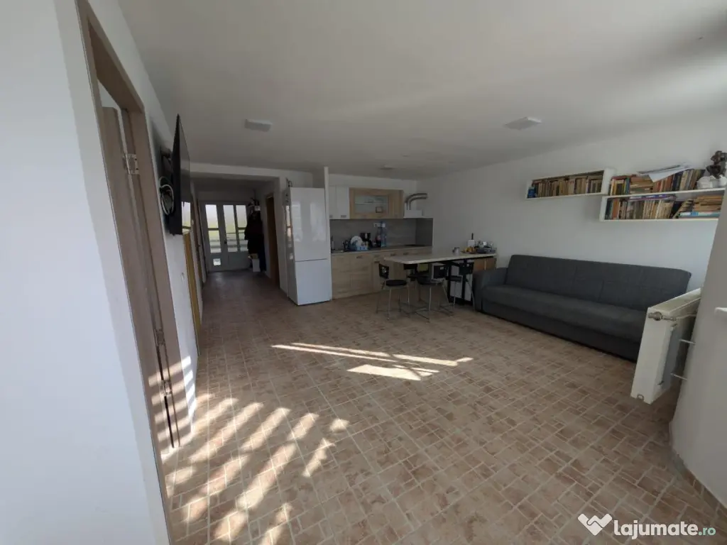 Casa cu 4 camere de vanzare la 17km de orasul Sibiu