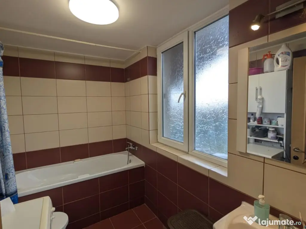 Casa cu 4 camere de vanzare la 17km de orasul Sibiu