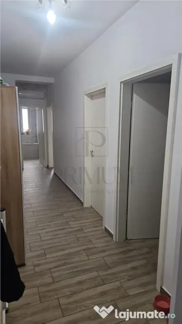 GIROC - 2 CAM - PARTER - DECOMANDAT - PARCARE INCLUSA - ZONA