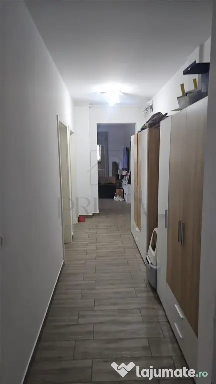 GIROC - 2 CAM - PARTER - DECOMANDAT - PARCARE INCLUSA - ZONA
