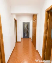 Apartament cu 2 camere, decomandat, 50 mp, balcon 10 mp, eta