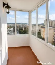 Apartament cu 2 camere, decomandat, 50 mp, balcon 10 mp, eta