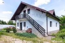 Vila spațioasă cu teren generos în Tomșani, Dâmbovita