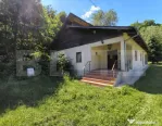 Proprietate rezidențială stil mediteranean, acces la pâr?