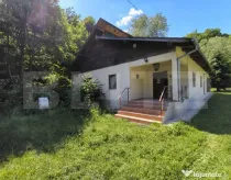 Proprietate rezidențială stil mediteranean, acces la pâr?