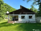Proprietate rezidențială stil mediteranean, acces la pâr? 
