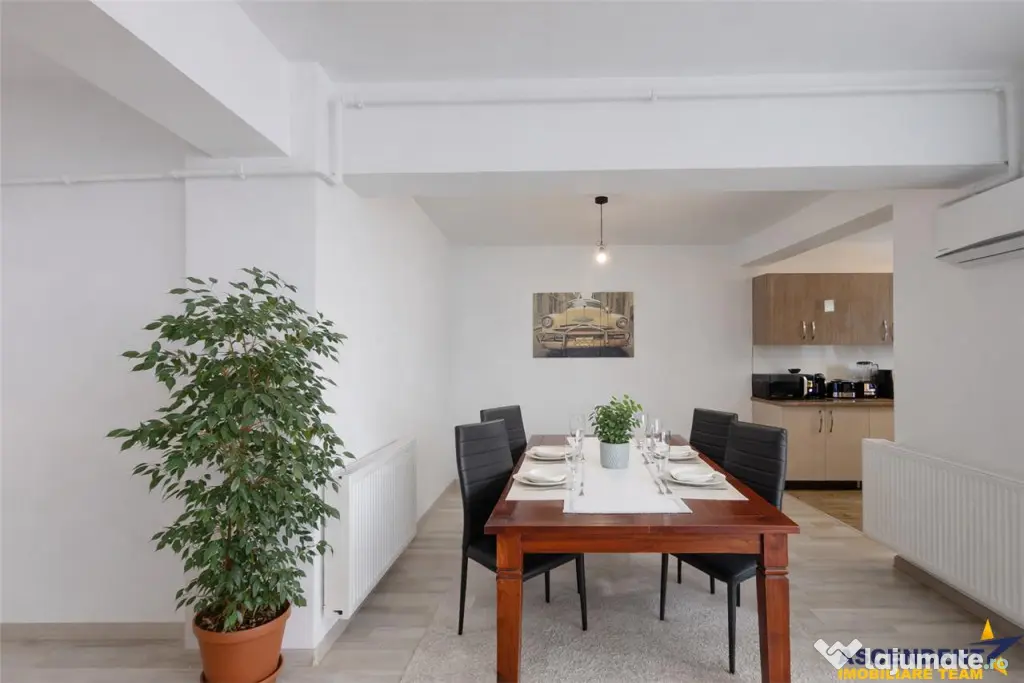 Pe 2 niveluri, Penthouse modern la bulevard, parcare, boxa,