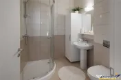 Pe 2 niveluri, Penthouse modern la bulevard, parcare, boxa, 