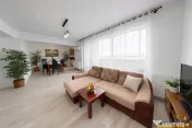 Pe 2 niveluri, Penthouse modern la bulevard, parcare, boxa, 
