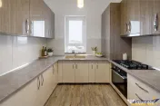 Pe 2 niveluri, Penthouse modern la bulevard, parcare, boxa, 