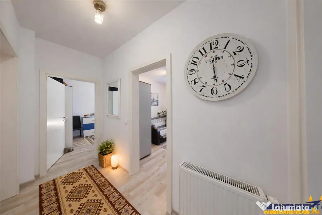Pe 2 niveluri, Penthouse modern la bulevard, parcare, boxa,