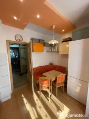 Apartament decomandat cu 3 camere, etaj 3, 2 băi, balcon ș