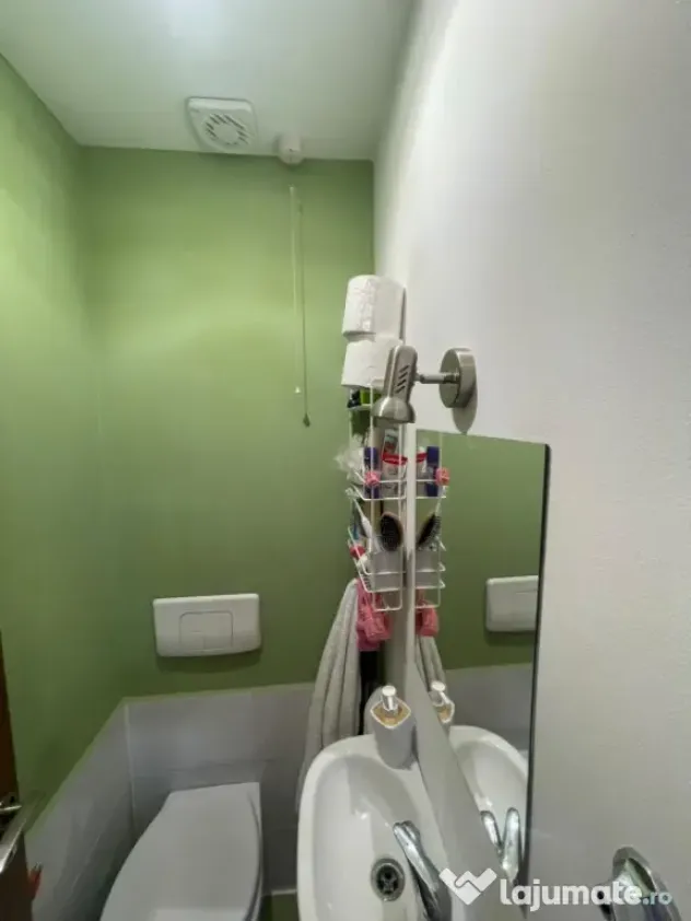 Apartament decomandat cu 3 camere, etaj 3, 2 băi, balcon ș