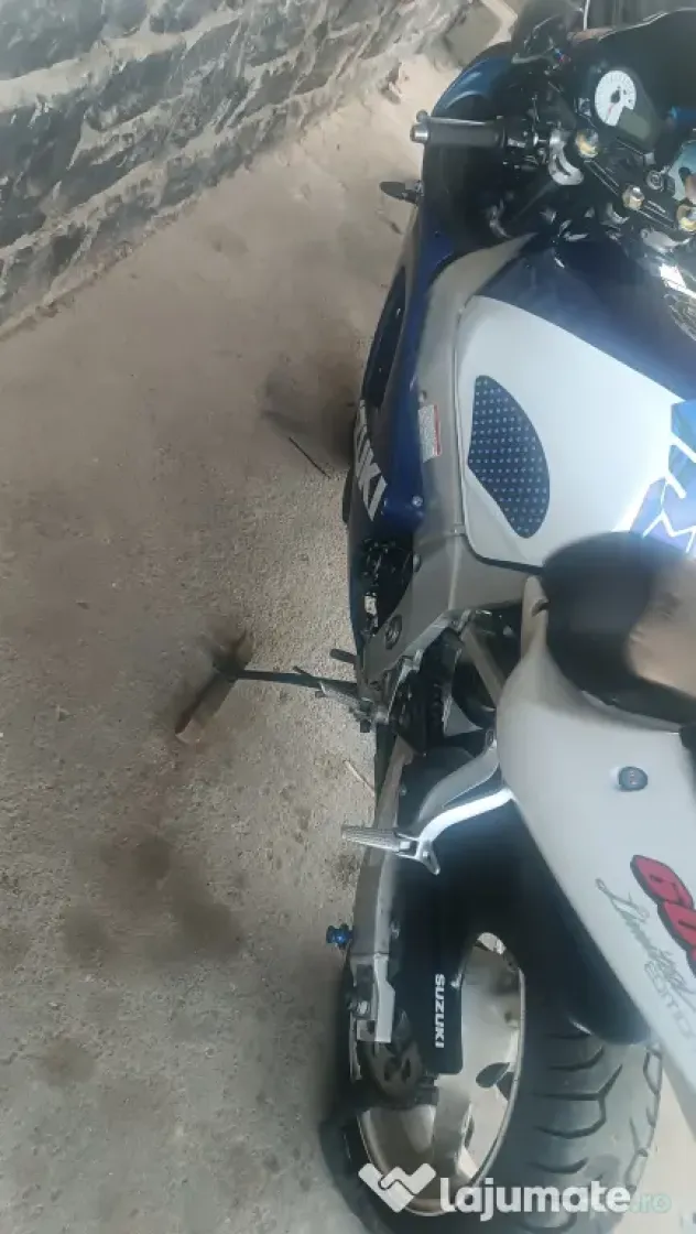 Motocicleta Suzuki GSX-R K1