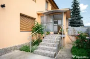 Apartament cu 4 camere la casă | 105 mp Utili | Curte 12...
