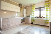 Apartament cu 4 camere la casă | 105 mp Utili | Curte 12...