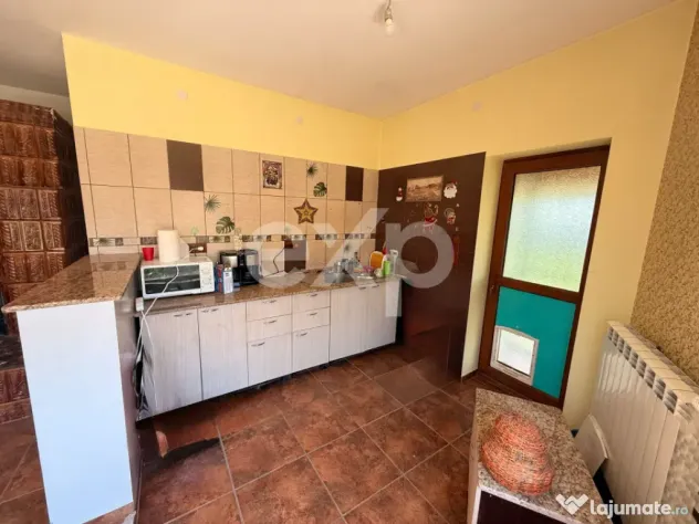 Vilă spațioasă cu teren de 1.008 mp în Ștefănești, Ar