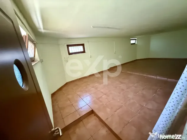 Vilă spațioasă cu teren de 1.008 mp în Ștefănești, Ar