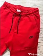 nike tech fleece rosu