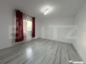 Casă cu 4 camere și un teren de 1000 mp 