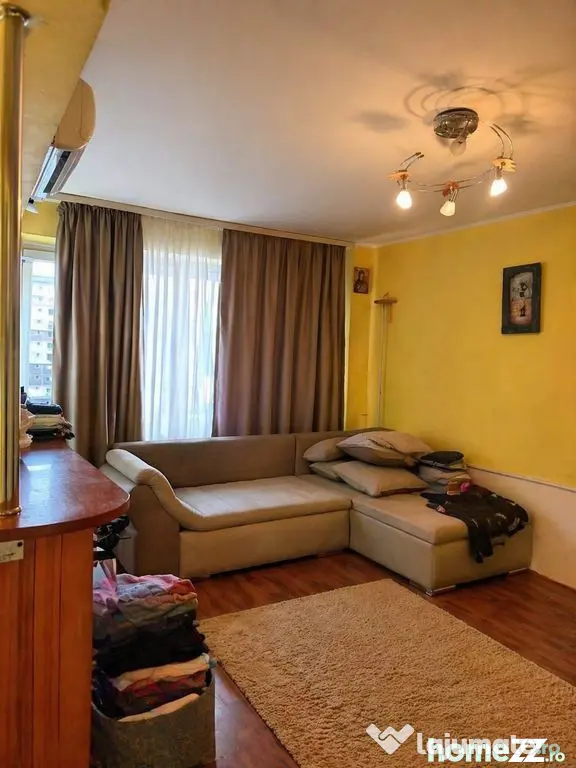 De vanzare apartament cu 4 camere, Dunarea Mall, 95.000 euro
