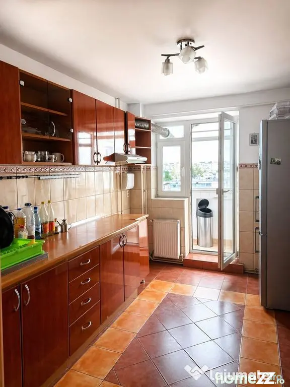 De vanzare apartament cu 4 camere, Dunarea Mall, 95.000 euro