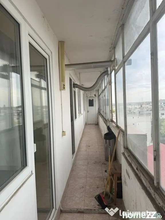 De vanzare apartament cu 4 camere, Dunarea Mall, 95.000 euro