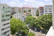 Apartament cu 4 camere de vânzare în zona Sebastian