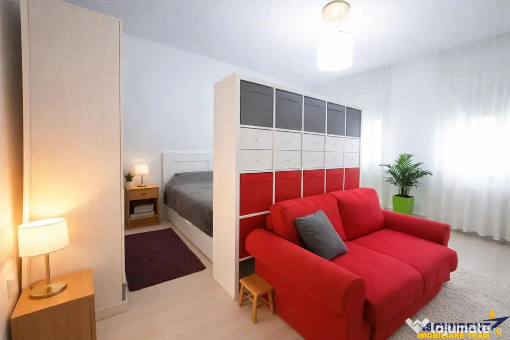 Casa situata central, cu un echilibru remarcabil intre tradi