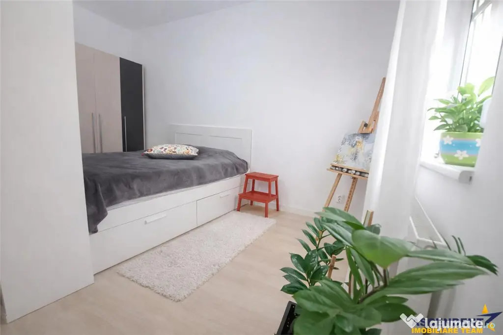 Casa situata central, cu un echilibru remarcabil intre tradi