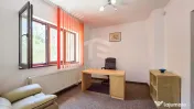 Oportunitate Investițională: Vilă cu Destinație Comer... 