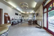 Imobil versatil D+P+E+M | Arteră principală Arad | Curt... 