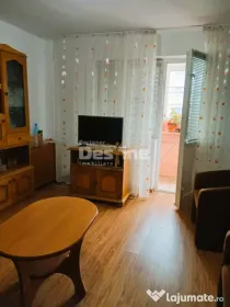 Apartament cu 3 camere de vanzare zona centrala