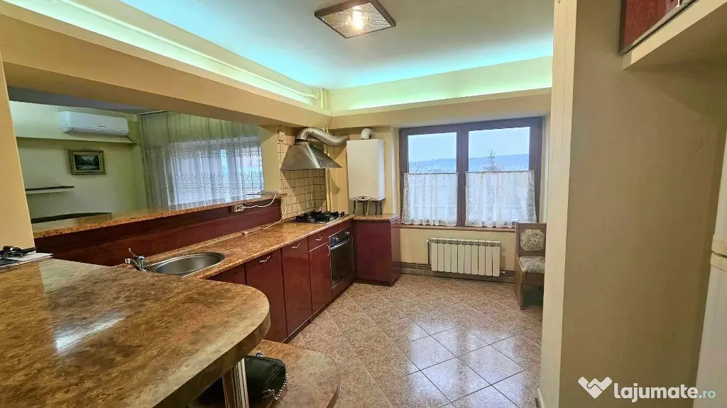 Apartament 3 camere , in Fundatie,INDEPENDENTEI