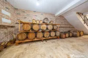 RASNOV| Cladire multifunctionala | 350 mp | Vad comercial si turistic 